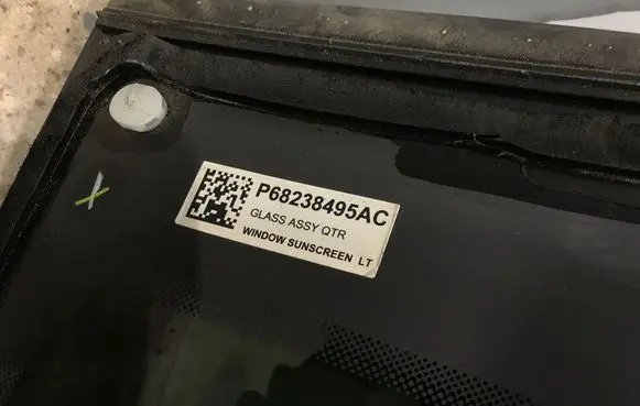 Chrysler Pacifica Rear side window 43R000184 P68238495AC