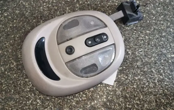 Chrysler PT Cruiser Front seat light
