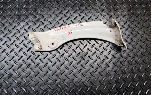 Skoda Superb B8 (3V) Fender mounting bracket 3V0821142