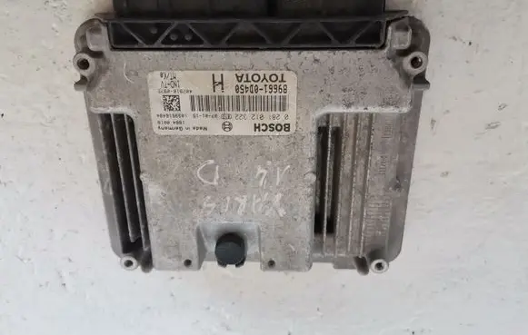 Toyota Yaris Engine control unit/module 0281012322 896610D450