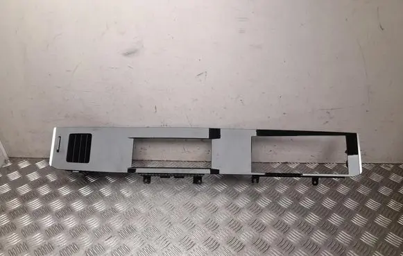 Opel Astra L Radio/GPS head unit trim 10232798