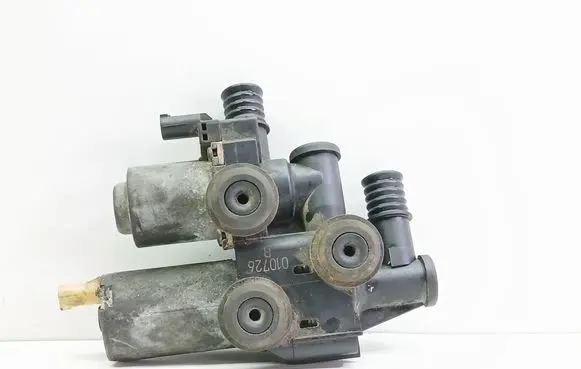BMW 3 E46 Coolant heater control valve 8369807 1147412149