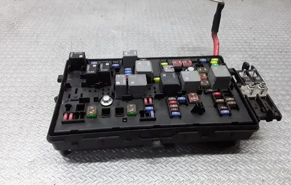 Chevrolet Orlando Fuse module 96982040