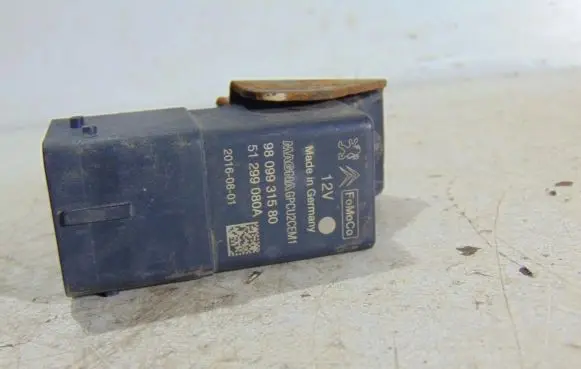 Ford Fiesta Glow plug pre-heat relay 9809931580