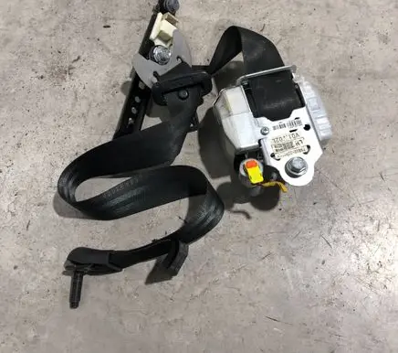 Hyundai i40 Front seatbelt 888103Z000 888203Z000