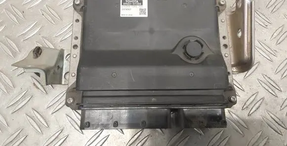 Toyota Prius (XW30) Engine control unit/module 8966147280