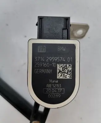 BMW 6 F12 F13 Air suspension front height level sensor 37142959574