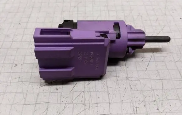 Clutch pedal sensor