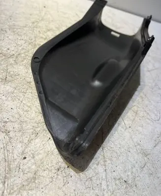 BMW 5 E60 E61 Air filter box cover 7789109