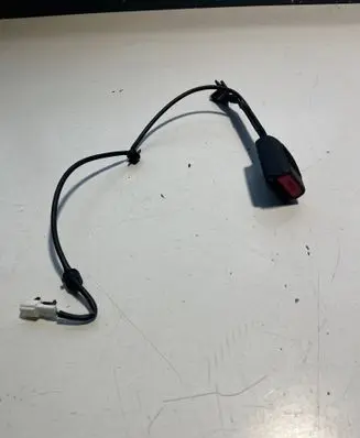 Front seatbelt buckle