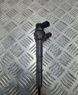 Volkswagen Golf VI Fuel injector 04L130277G