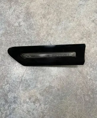 BMW 7 F01 F02 F03 F04 Front fender indicator light 7208371 63137208371