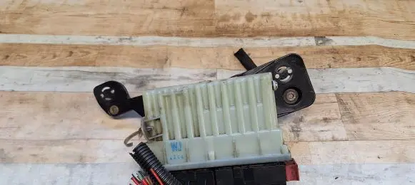 Opel Zafira A Coolant fan relay 12416841
