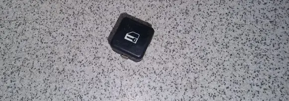 BMW 5 E39 Central locking switch button 8360828