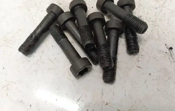 Toyota Avensis T270 Nuts/bolts 