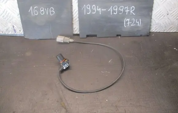 Audi A4 S4 B5 8D Crankshaft position sensor 0261210