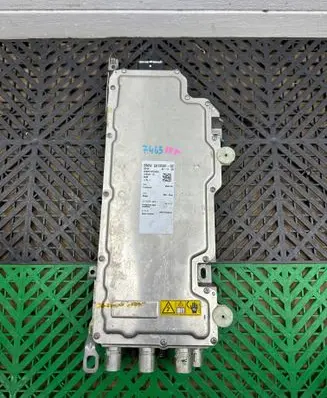 Voltage converter inverter