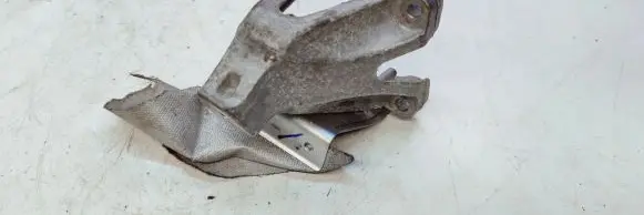 Audi A4 S4 B8 8K Engine mounting bracket 8K0199307BJ