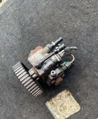 Opel Zafira B Fuel injection high pressure pump 8981030281 HU2940000503