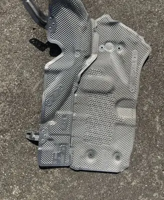BMW 5 F10 F11 Heat shield in engine bay 7185246