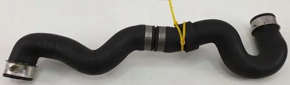 Mercedes-Benz C W203 Engine coolant pipe/hose 2035010982