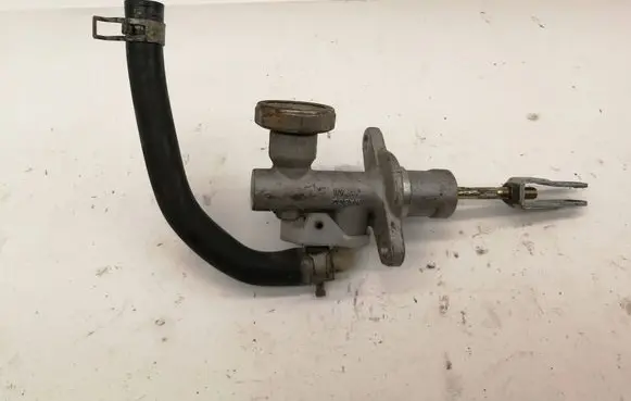 Nissan Almera N16 Clutch slave cylinder 