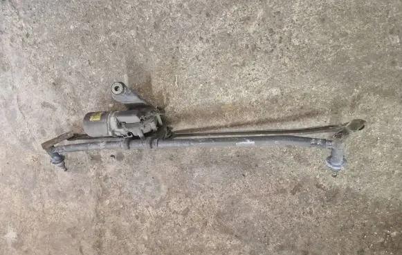 Opel Movano A Front wiper linkage and motor