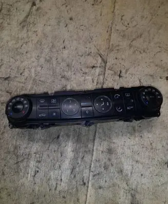 Mercedes-Benz E W211 Climate control unit 2118300085 00070203