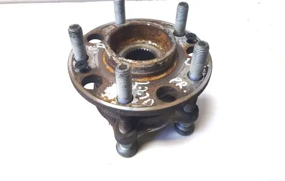 KIA Sorento Front wheel hub 