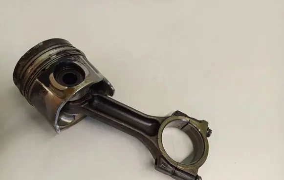 Renault Trafic II (X83) Piston with connecting rod