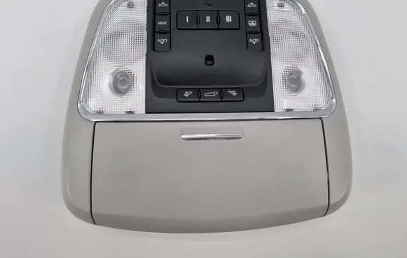 Jeep Grand Cherokee Front seat light 5042549 3303303