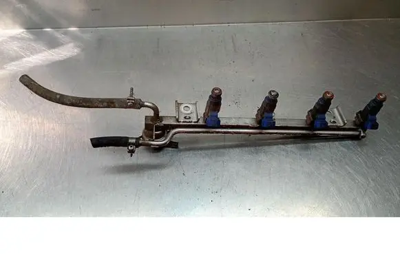 Nissan Micra Fuel injector supply line/pipe 16600-15700