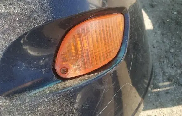Ford Focus Front indicator light