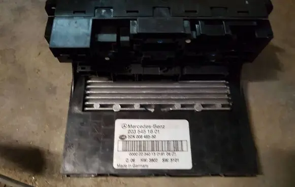 Mercedes-Benz C W203 Fuse box set 2035451601 5DK00848550