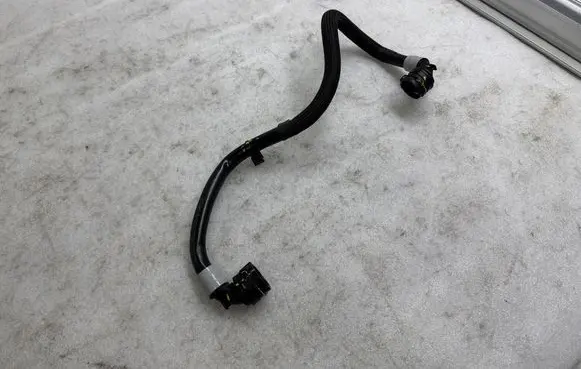 Tesla Model Y Electric car engine cooling hoses/pipes 170572400B 20221015