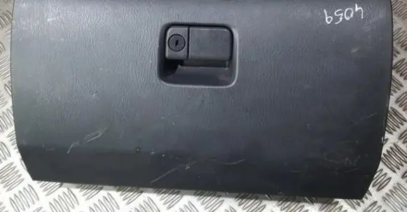 Glove box