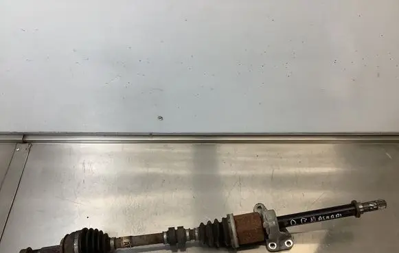 Nissan Qashqai Front driveshaft 