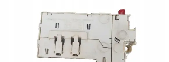 BMW 5 E39 Fuse module 8370640