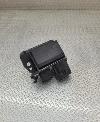 Coolant fan relay