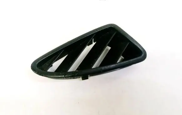Volkswagen Golf Plus Dash center air vent grill 5M0819705A