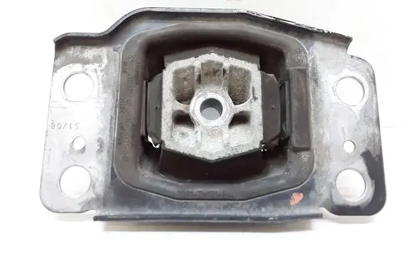 Volvo V70 Engine mount bracket 7G917M121BA 30680699 30680700