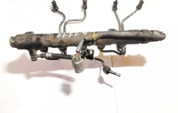 Toyota Avensis Verso Fuel main line pipe