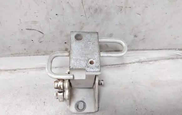 Seat Altea Rear door lower hinge