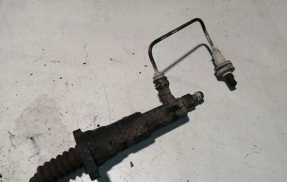 Clutch slave cylinder
