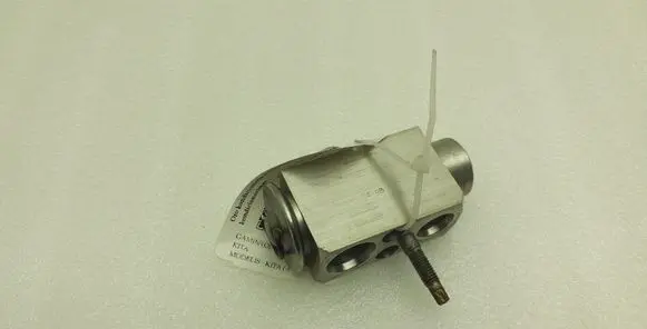 BMW X3 E83 Air conditioning (A/C) expansion valve 3452759 64113452759