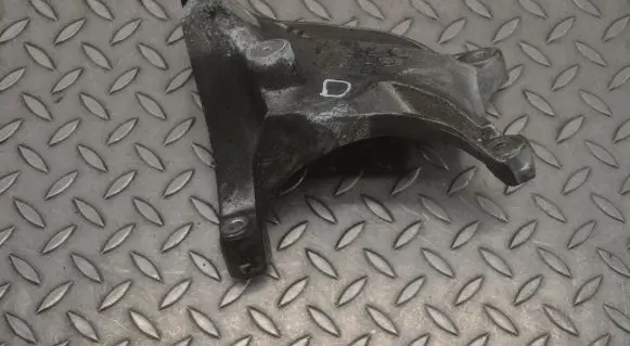 Porsche Cayenne (92A) Engine mounting bracket 7L8199208B