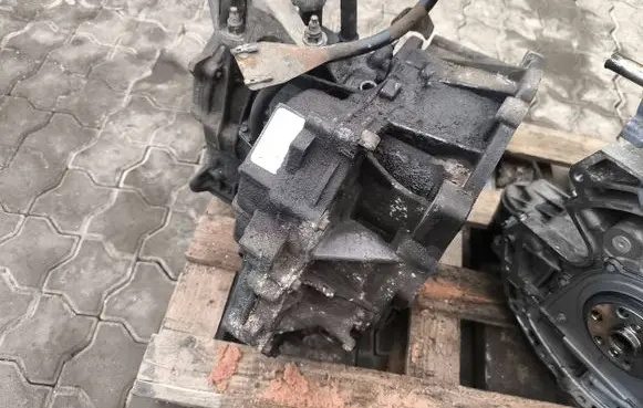 Ford Focus Automatic gearbox RF7S4P7976AA