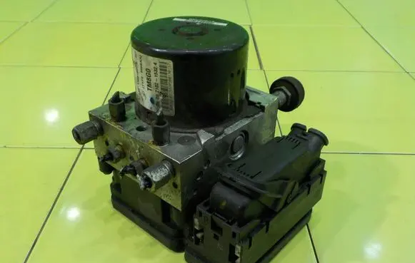 Honda Insight ABS Pump 57110TM8G010M1