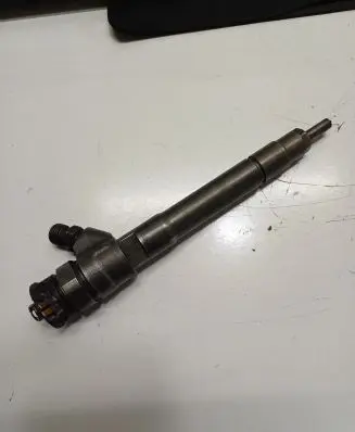 Renault Trafic III (X82) Fuel injector 0445110569