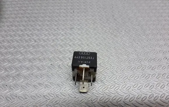 Volkswagen PASSAT B5 Other relay 443951253J
